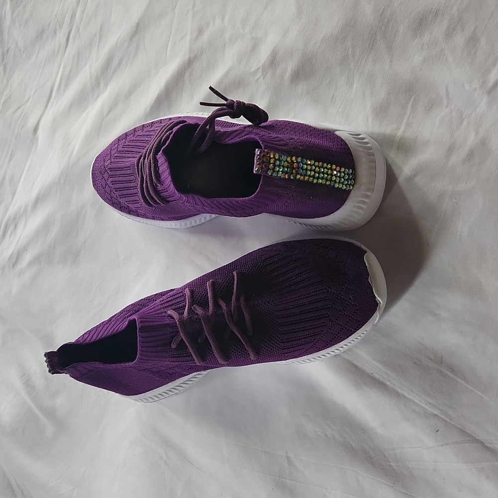 NWOT Purple Lightweight sneakers.